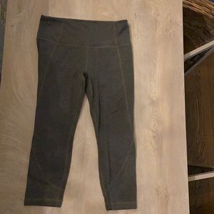 Athleta Capris Women’s M. Medium gray.